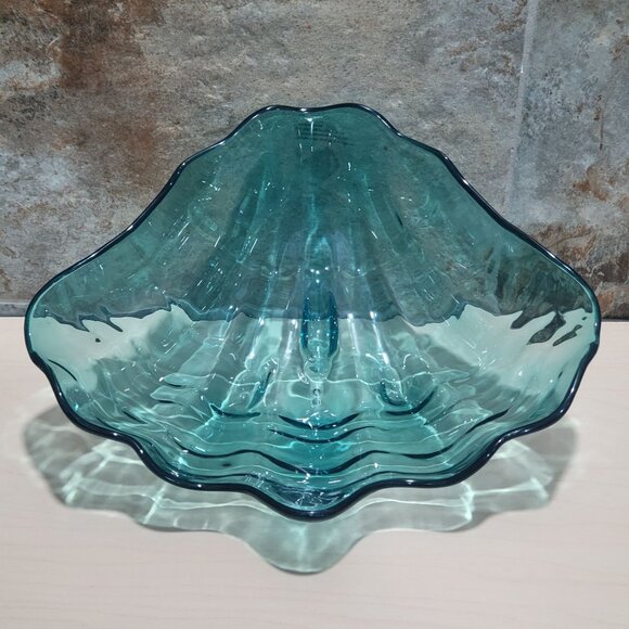 Vintage Large Light Aqua Blue Plastic Clam Shell Serving Bowl - Picture 1 of 17